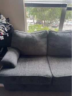 Couch need gone fast