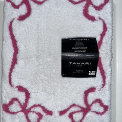 1-NWT TAHARI HOME SMALL PINK BOW BATH RUG