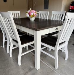 Table W/ chairs