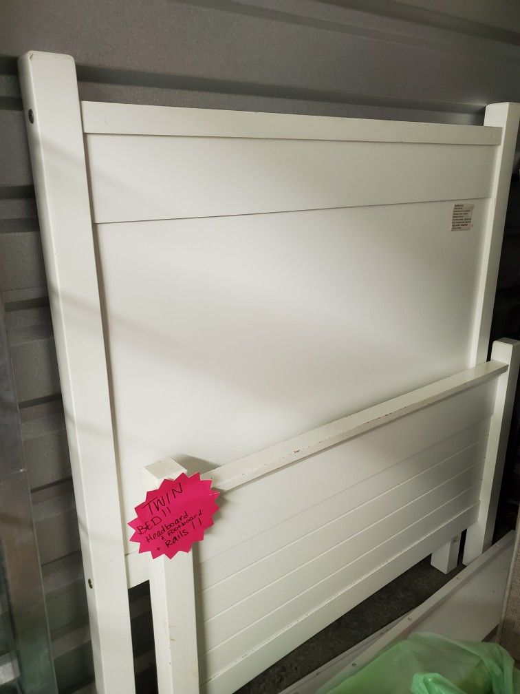 White Wood Twin Headboard, Footboard, and Bedrails