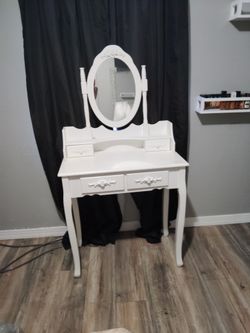 Makeup Vanity