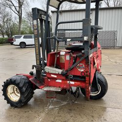 FOR SALE A MOFFETT M55. CUBOTA 2.2 DIESEL MOTOR,04029 HOURS.  SOLD AS IS   Forklift.