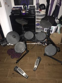 Electronic Drum Set