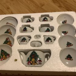 Vintage Christmas Tea Set 17 Pieces New In Box  