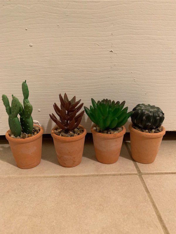 Mini fake plants