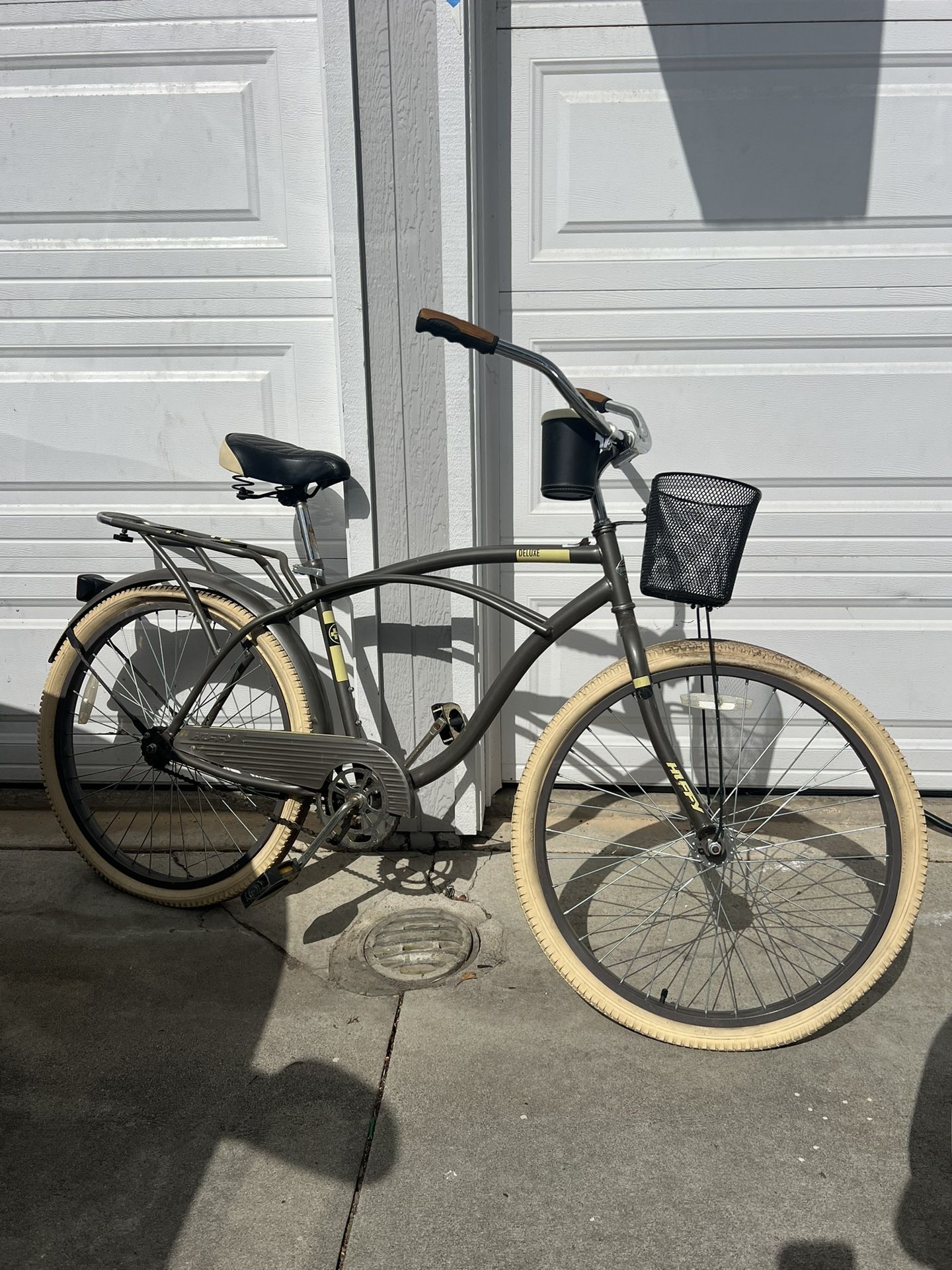 Beach cruiser Bicycle
