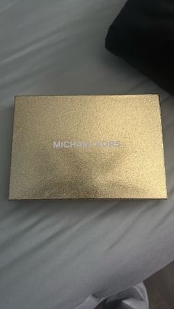 Michael Kors travel set