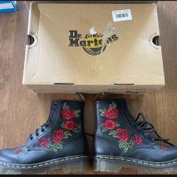 Brand New Dr. Martens Air Wair 1460 Vonda US Size 5 Women’s 