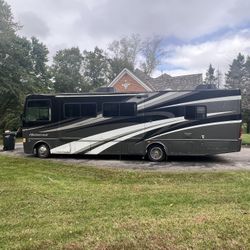 2011 Ford Hurricane RV – Only 19K Miles – Priced to Sell Fast