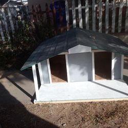 2 Dog Dog House
