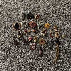 29 Brooches & 2 Pin Bundle