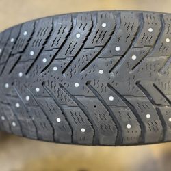 Nokian Hakkapeliitta 8 195/65R15 95T XL Studded Winter Tires 