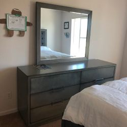 Queen Size Bedroom Set