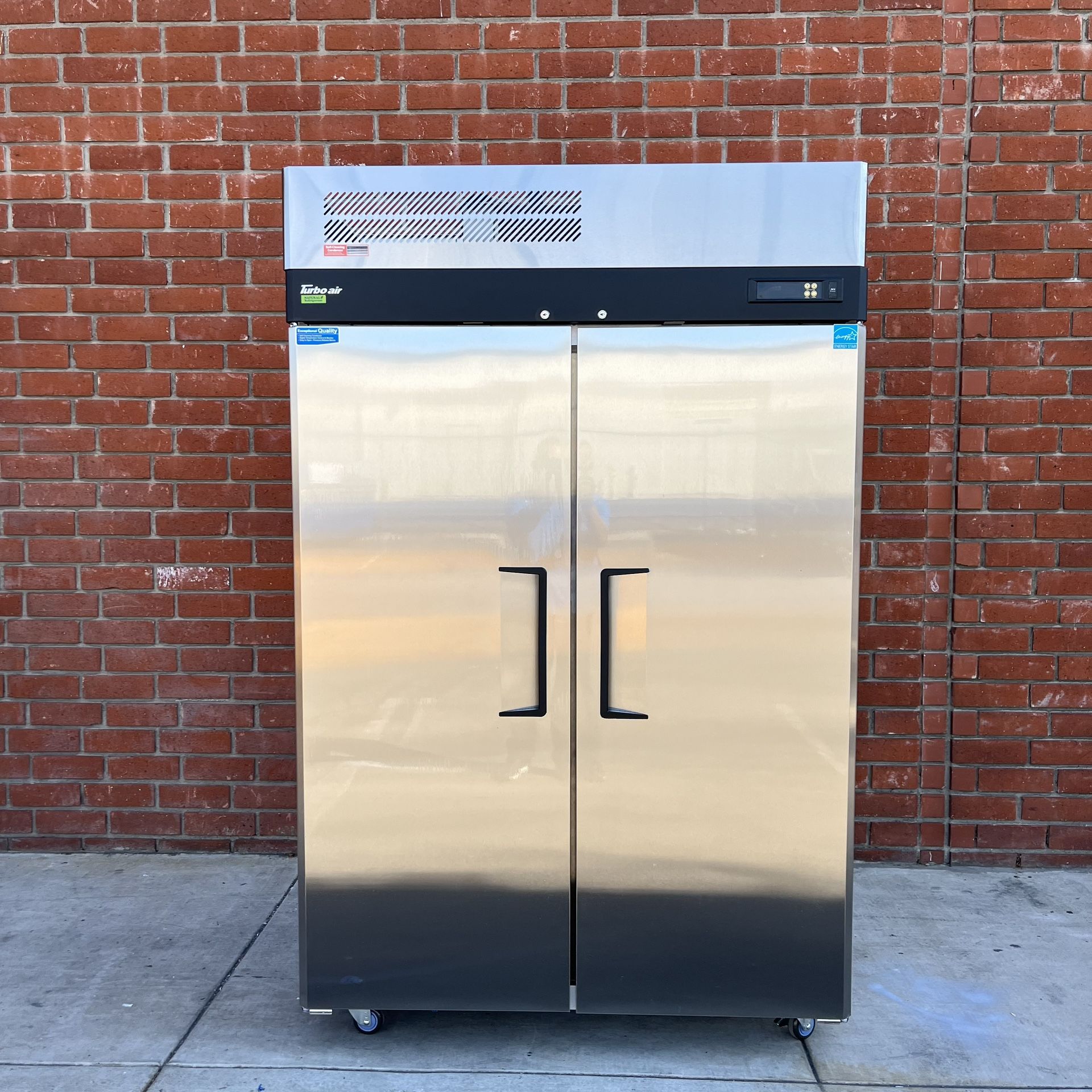 Turbo Air M3F47-2-N 52" Two Section Reach In Freezer, (2) Solid Doors, 115v
