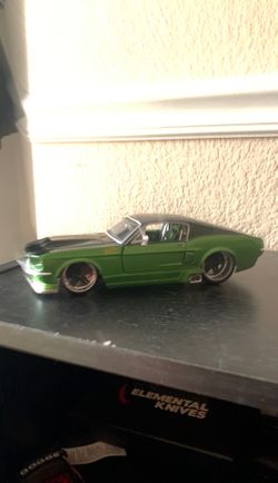 1967 Ford Mustang GT model car