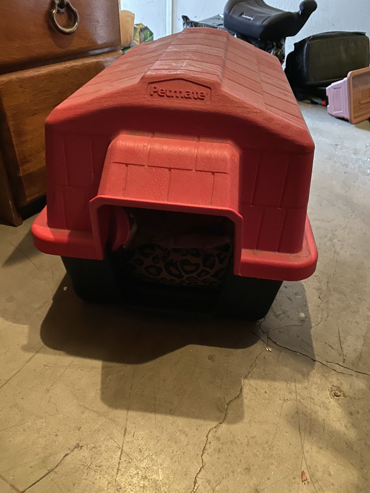 “SMALL” dog house.