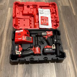 Milwaukee M18 FUEL 18V Lithium-Ion Brushless Cordless Hammer Drill and Impact Driver Combo Kit (2-Tool) with 2 Batteries