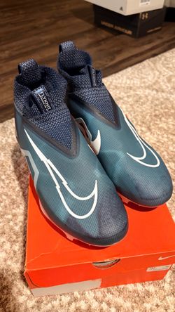 Nike Flyknit High-Top Football Cleats