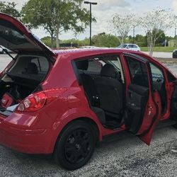 2012 Nissan Versa Hachback  150 Milles
