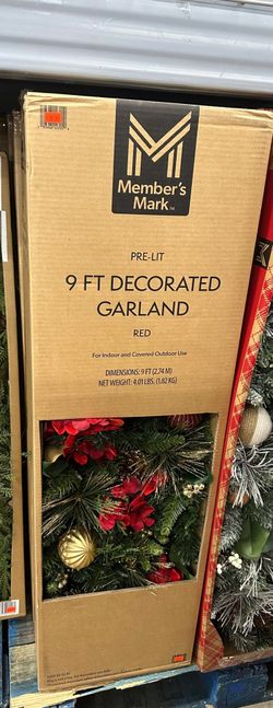 Member's Mark 9' Red Pre-Lit Decorated Garland