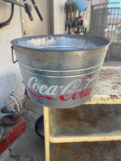 Metal beverage tub