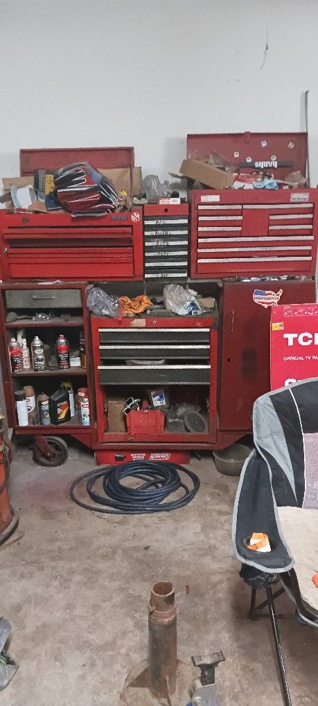 4 Boxes And 2 Side Cabinets $500 No Tools
