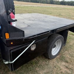 CM Dually Flat Bed
