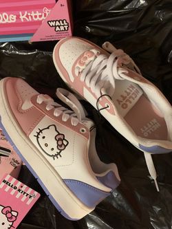 HELLO KITTY SHOES