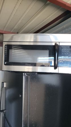 FRIGIDAIRE 30" OVER RANGE MICROWAVE LIKE NEW CAN DELIVER