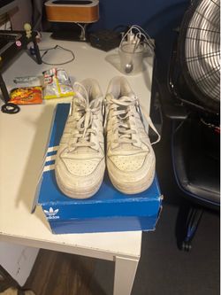 Adidas forum 84 low size 8.5