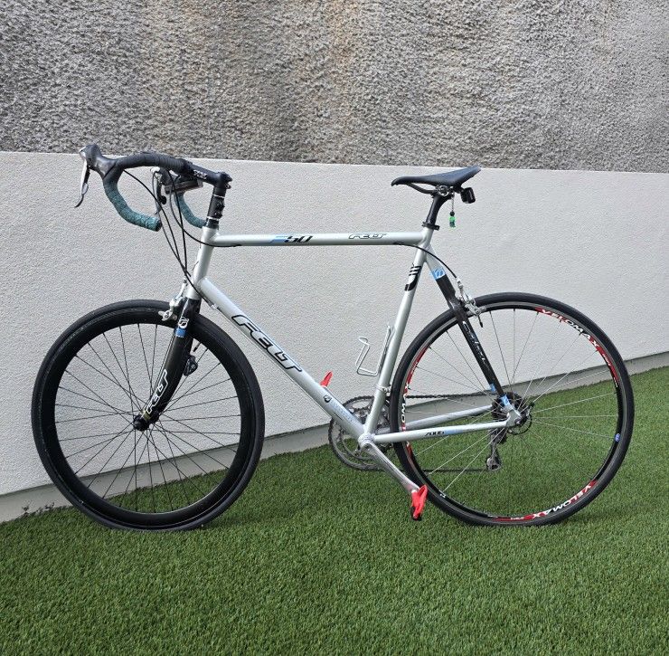 64cm Road Bike