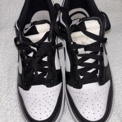 New Nike Size 7 Youth