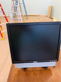 Small monitor with speakers