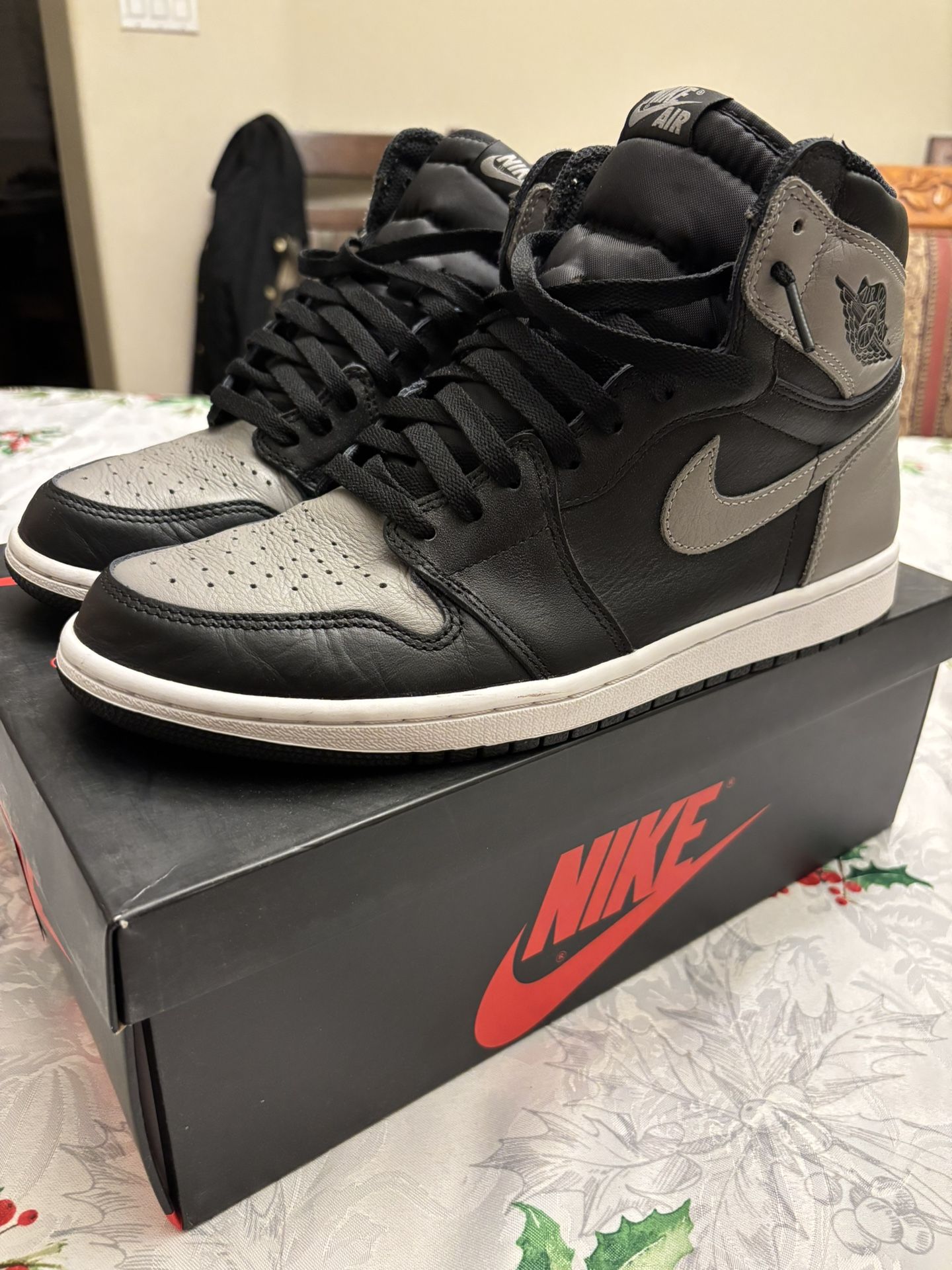 Air Jordan 1 “Shadows” Just some beautiful Air Jordan 1 shadows by @viberemakelab_  main image 2