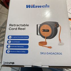 12 Gauge Retractable Extension Cord, 40FT Extension Cord Reel, 12AWG/3C SJTOW Heavy Duty Power Cord, Lighted Triple Tap, 15Amp Circuit Breaker, Wall/C