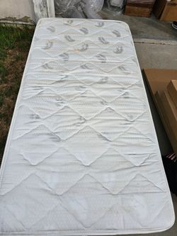 Twin mattress