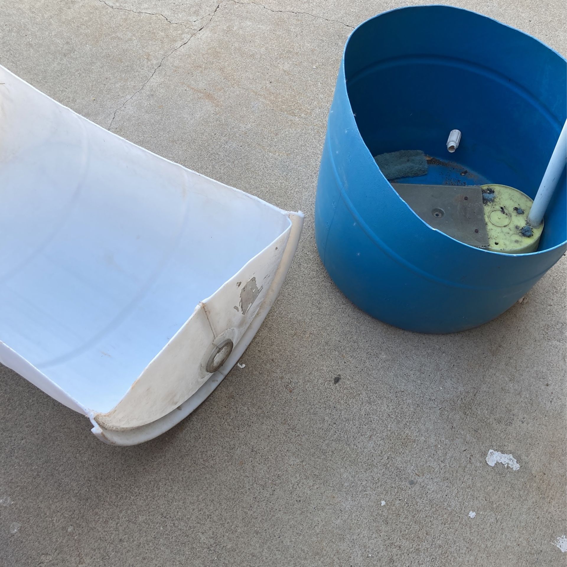 Cut Half Barrels Plastic Containers (free) for Sale in San Diego, CA