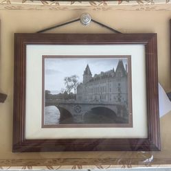 Wall gallery display