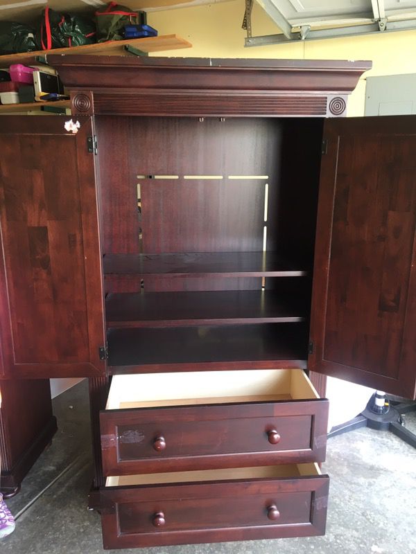Babi Italia Pinehurst Dresser And Armoire 125 For Sale In Indianapolis In Offerup