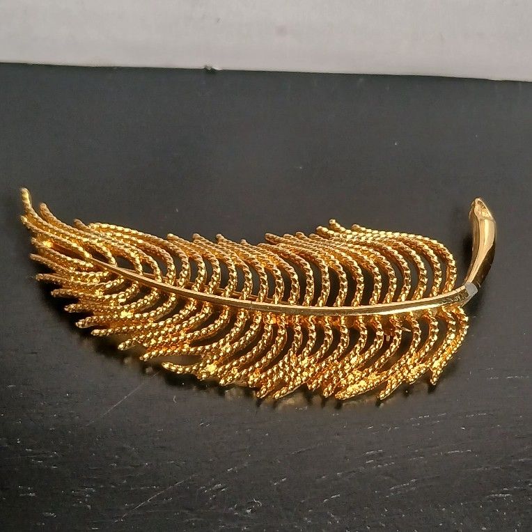 Boho LARGE 3 1/2 "VINTAGE SIGNED MONET GOLD TONE OPEN FEATHER PIN BROOCH Jewelry