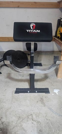 Titan preacher curl