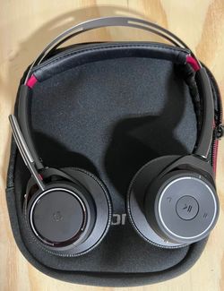 Plantronics Voyager Focus UC B825 On the Ear Headphones - Black