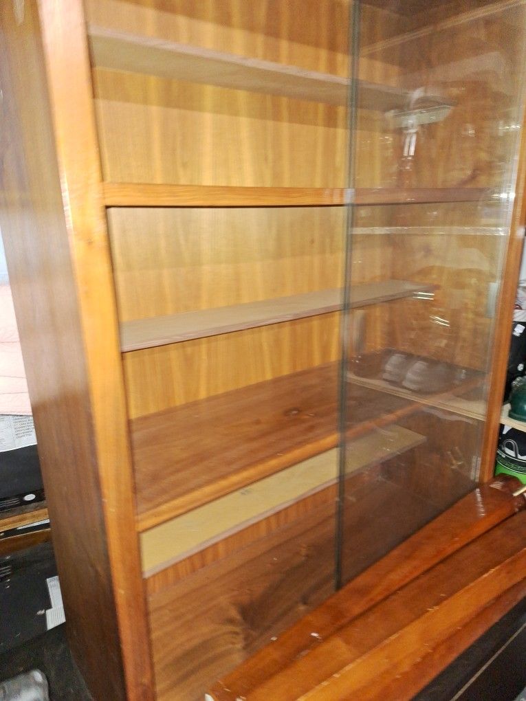 40x32x11 Display Cabinet With Sliding Hlass Doors