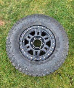 Maxis LT265/75R16 New tire and rim (utv/trailer)