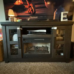 Electric fire place/Tv stand