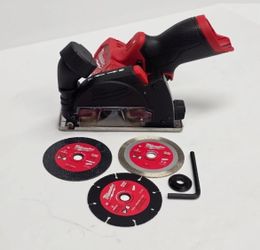 Milwaukee M12 FUEL Sub-Compact Cut-Off Saw