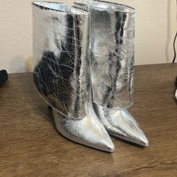 7.5 Silver Boots