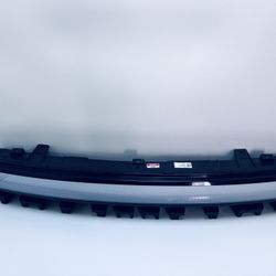 2022-2025 RIVIAN R1T R1S CENTER HEADLIGHT LED OEM (125) 