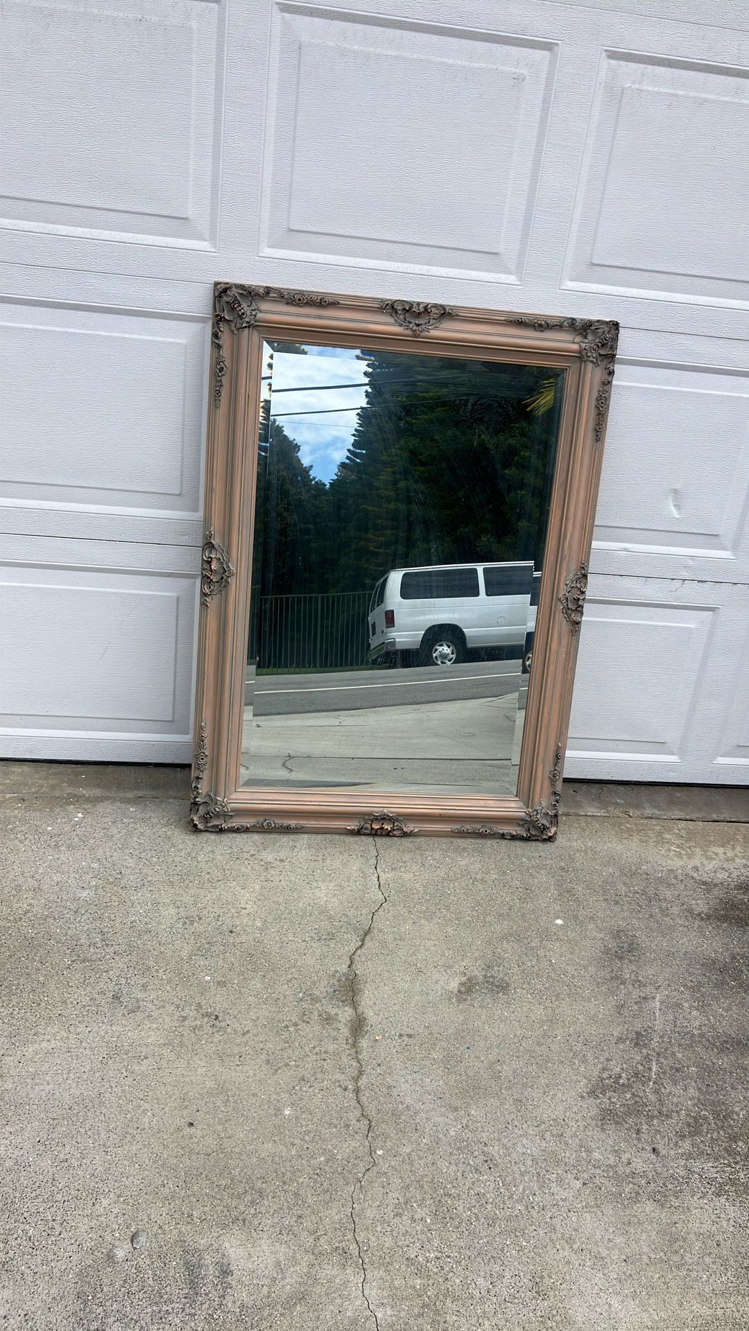 Antique mirror in good condition