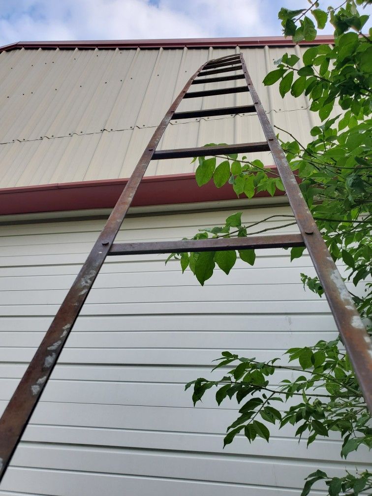 Silo Ladder Antique. 20ft..